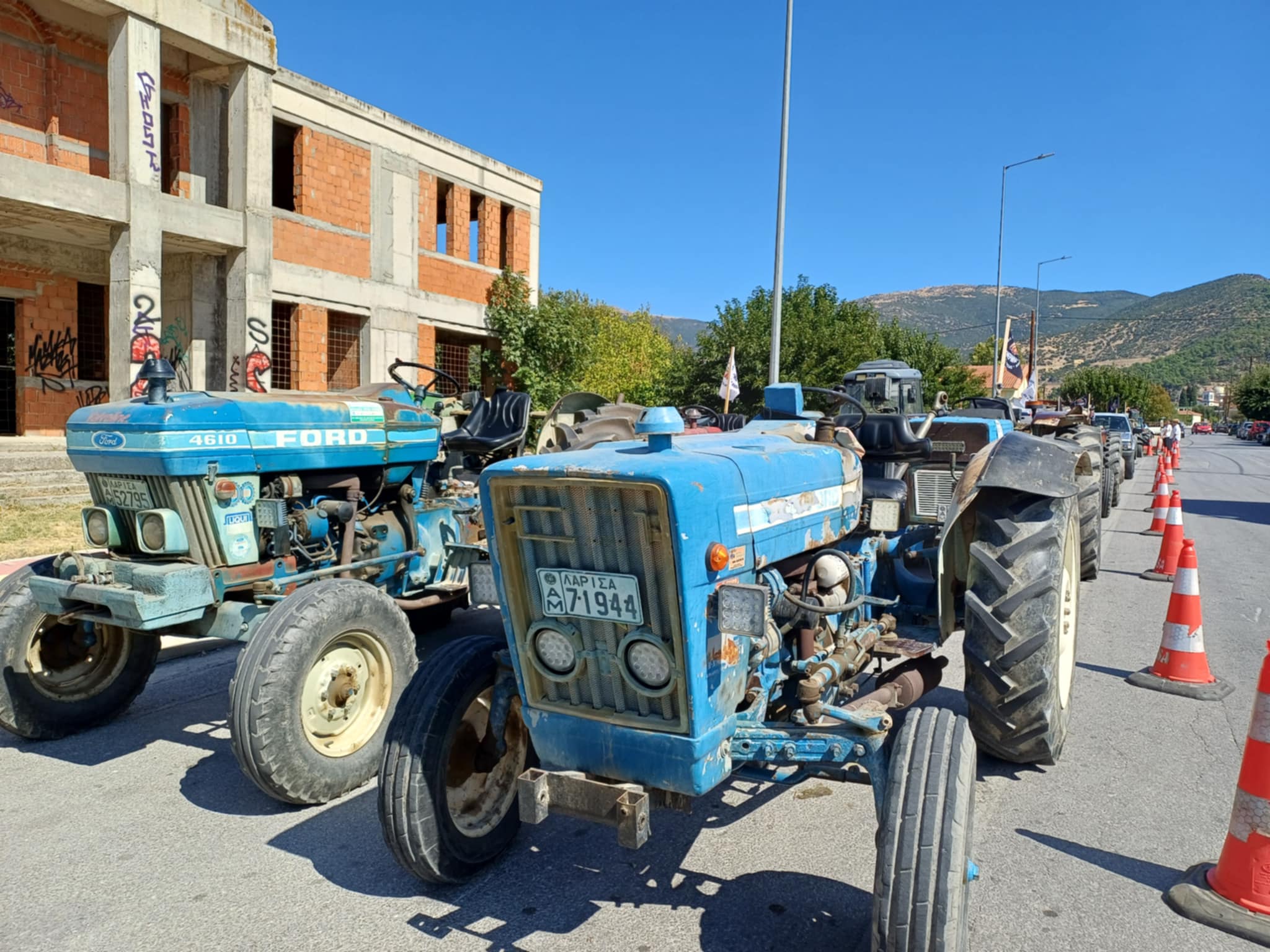 Με κινητοποίηση και τρακτέρ γιορτάζουν τη γιορτή αμυγδάλου στο Συκούριο οι αγρότες (ΦΩΤΟ)