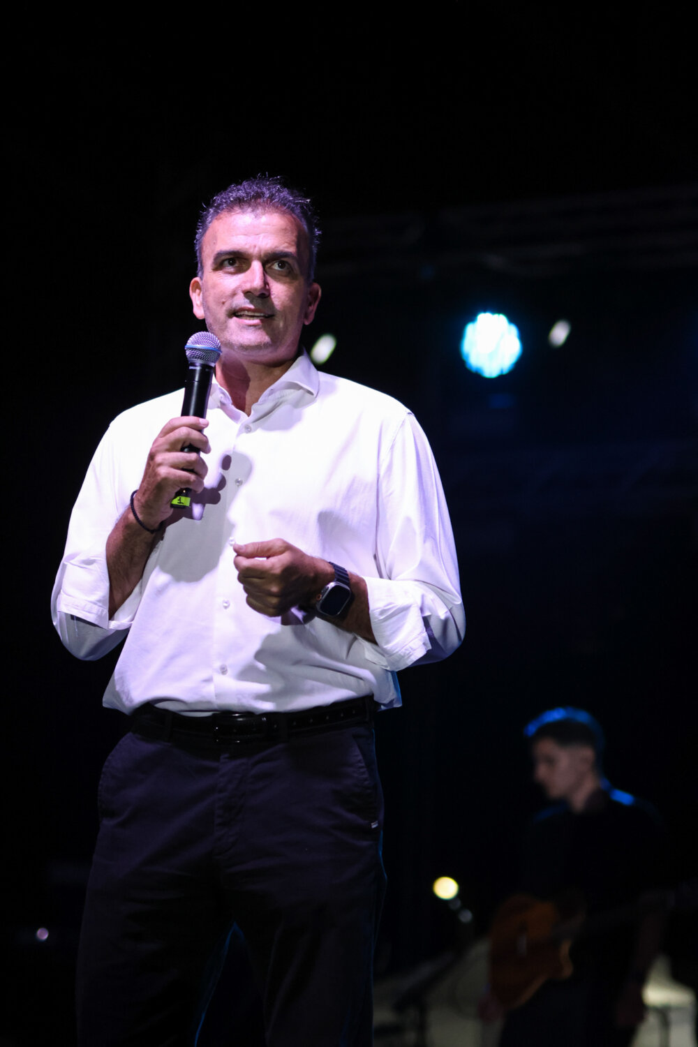 Με Πάνο Κιάμο άνοιξε απόψε τις πύλες του το παζάρι Λάρισας (ΦΩΤΟ)