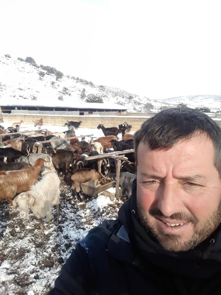 Μετακινούμενοι κτηνοτρόφοι: Διασχίζουν τη χώρα περπατώντας για ημέρες με τα κοπάδια, σε χαμαδιά και πανάρχαιες στράτες
