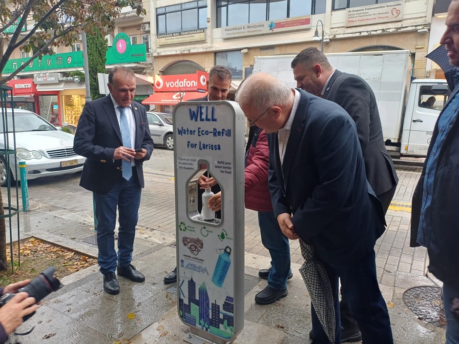 Δήμος Λαρισαίων: Στη διάθεση των πολιτών επαναχρησιμοποιούμενες φιάλες νερού - Ενημερωτική δράση της ΔΕΥΑΛ -(ΦΩTO)