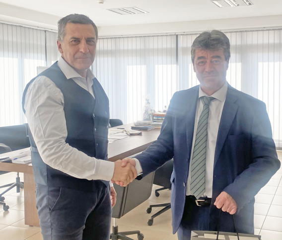 διχασμένη η επιστημνική κοινότητα για το εμβόλιο κατά της ευλογιάς ενώ οι κτηνοτρόφοι καταρρεόυν