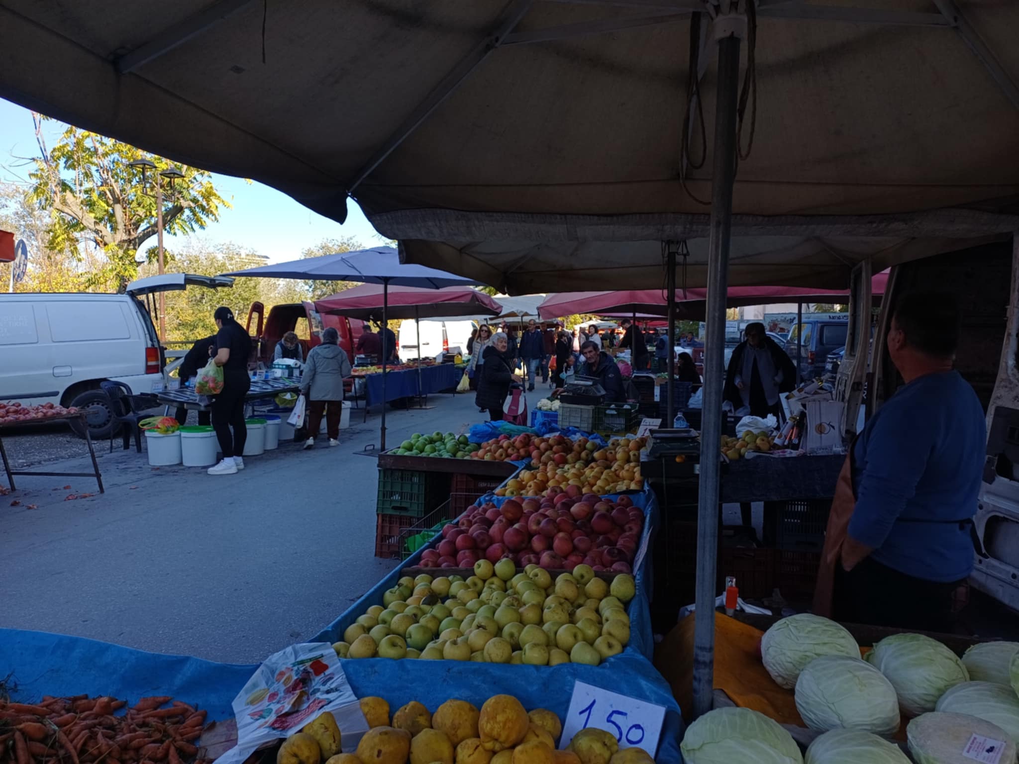 Το Ταξίδι της Τροφής: Λαρισαίοι μαθητές στη λαϊκή αγορά της Τετάρτης για καλό σκοπό (ΦΩΤΟ)