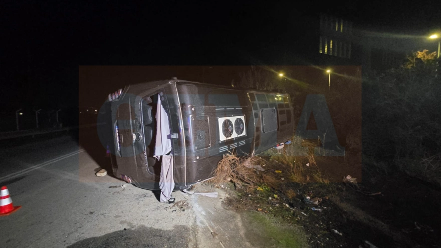 Ελιγμό για να αποφύγει σκύλο έκανε ο οδηγός του λεωφορείου που ανατράπηκε στο Ριζόμυλο (ΦΩΤΟ+video)