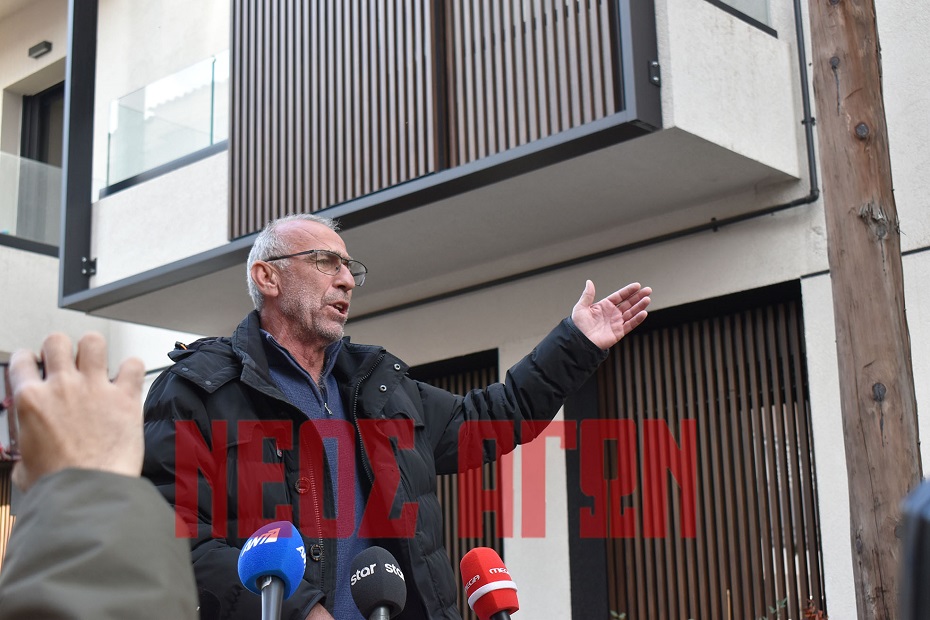 Καρδίτσα: Κινητοποίηση με τρακτέρ από τους αγροκτηνοτρόφους του μπλόκου στο γραφείο του Κ. Τσιάρα (ΦΩΤΟ)