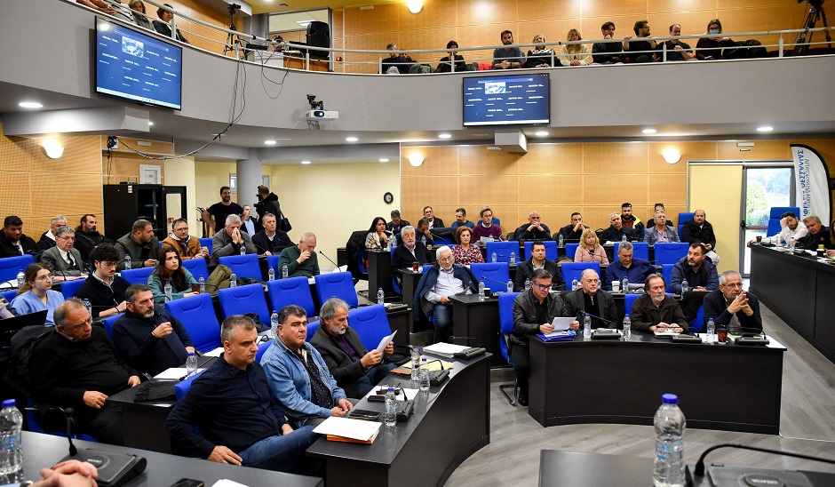 Περιφερειακό Συμβούλιο: Στήριξη στις αγροτικές κινητοποιήσεις και στον αγώνα των υγειονομικών να μην υποβαθμιστεί το ΓNΛ