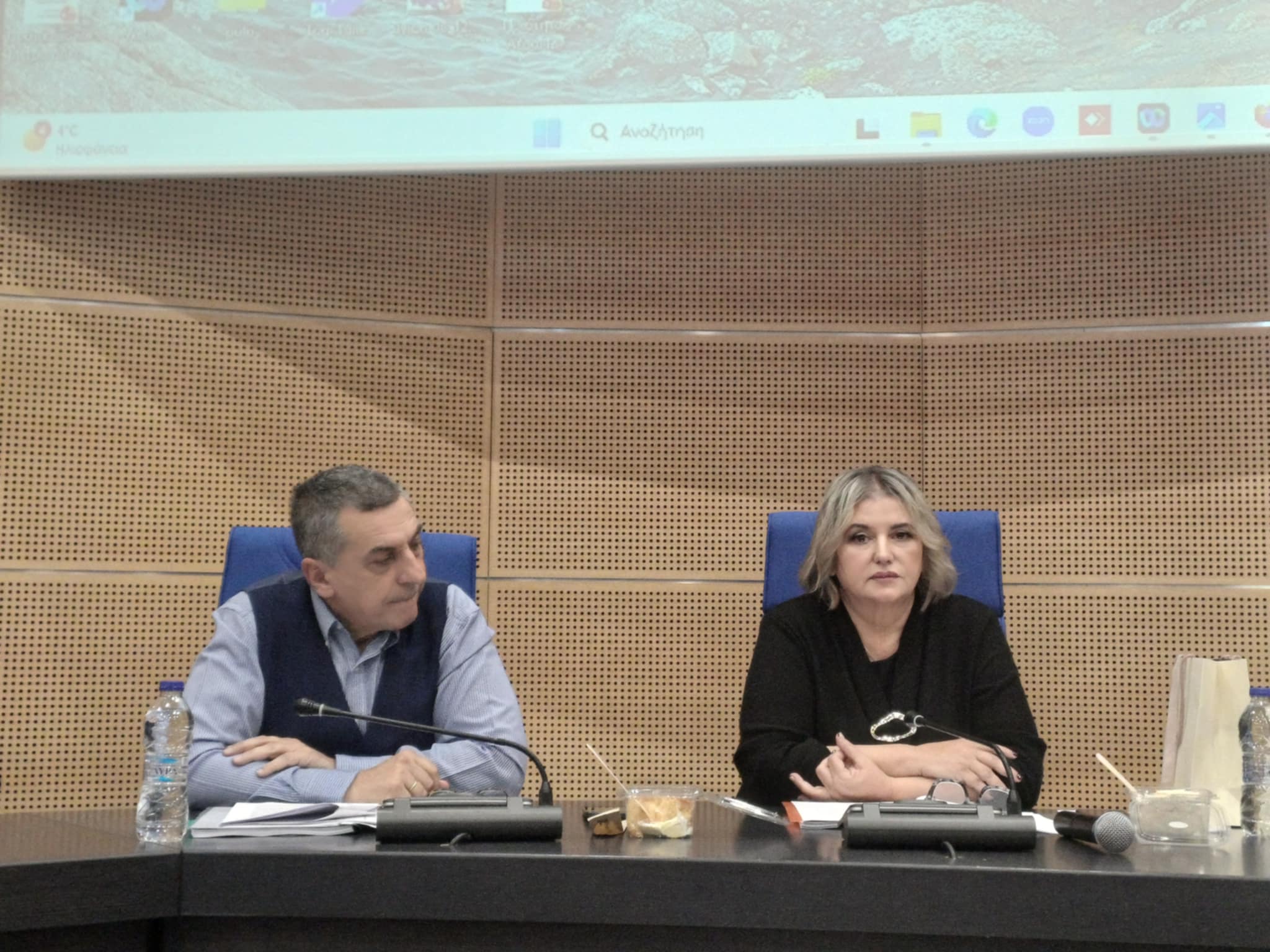 Αντιπαράθεση Κουρέτα Αγοραστού για την αέρια ρύπανση στο περιφερειακό συμβούλιο (ΦΩΤΟ+video)