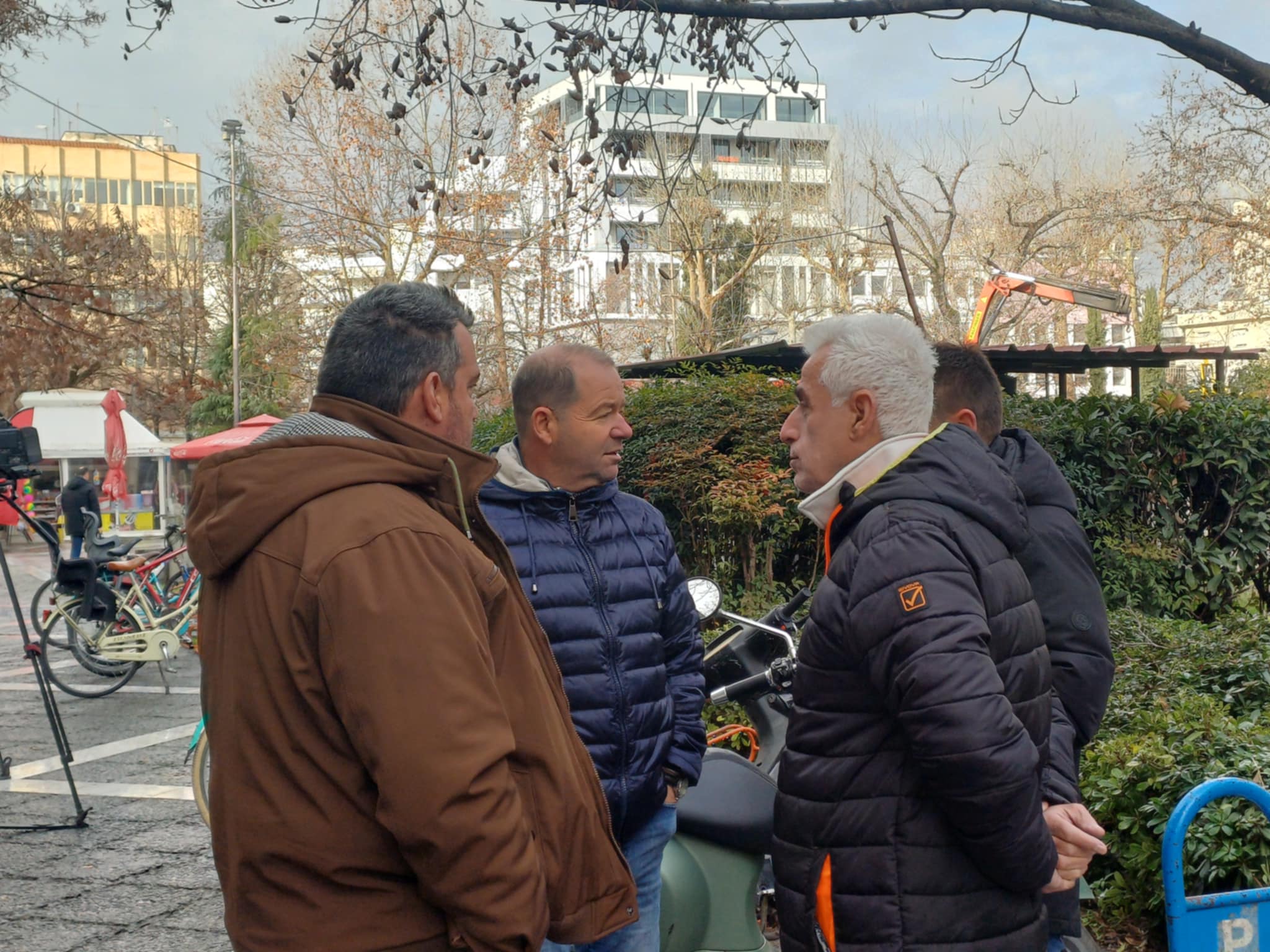 Κατέθεσαν μήνυση για τους βανδαλισμούς στα τρακτερ τους στο μπλόκο της Νίκαιας οι δύο αγρότες ΦΩΤΟ)