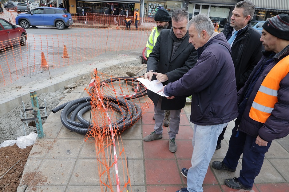 Δήμος Λαρισαίων: Φανάρια στη συμβολή των οδών Καραολή-Δημητρίου και 1ης Μεραρχίας στη Νεάπολη