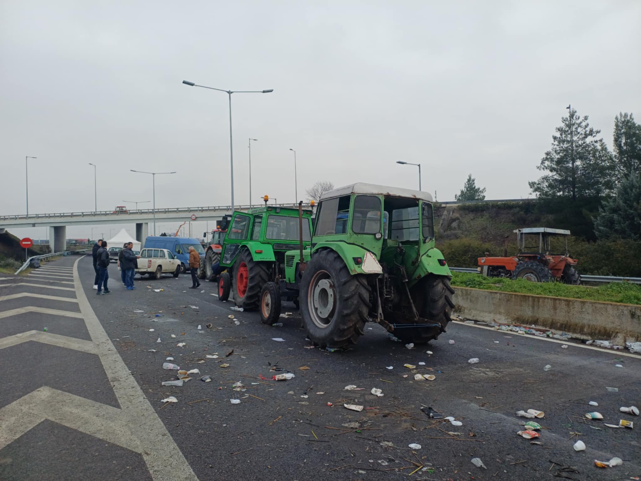 Φεύγουνμε ψηλά το κεφάλι μετά από 55 ημέρες παραμονής οι αγρότυες από το μπλόκο της Νίκαιας (ΦΩΤΟ+video)