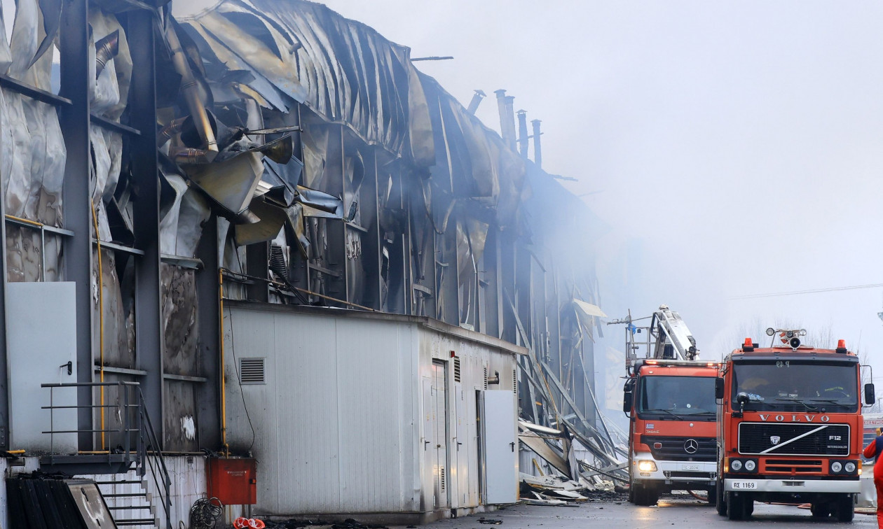 Συγκλονίζουν ιστορίες των προσώπων της τραγωδίας στη Βιολάντα: «Δούλευε νύχτα για να είναι κοντά στα παιδιά της»