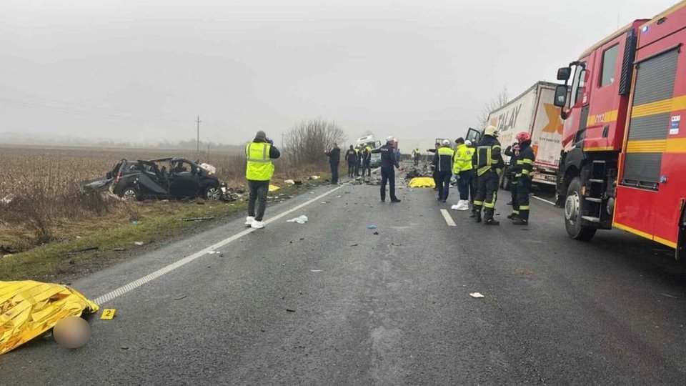 Σοκαριστικό τροχαίο με οπαδούς του ΠΑΟΚ στη Ρουμανία -Επτά οι νεκροί μετά τη σύγκρουση βαν με φορτηγό