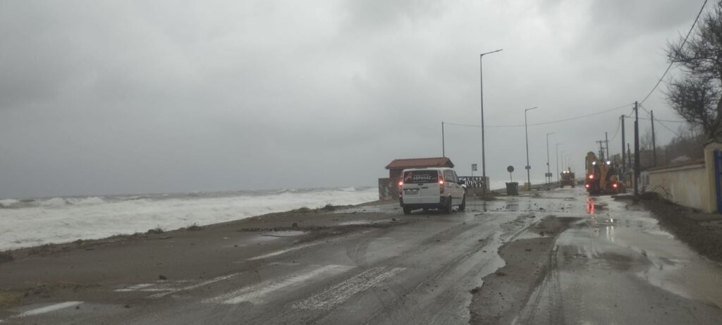 Πλημμύρισαν σπίτια από την κακοκαιρία στον Αγιόκαμπο Λάρισας -«Έριξε περισσότερο νερό απ- ό,τι στον Ντάνιελ» λέει o δήμαρχος