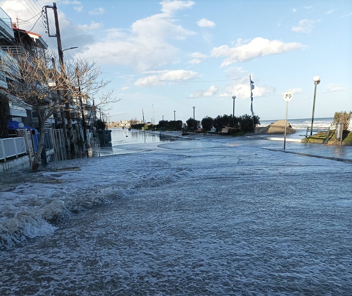 Κραυγή Αγανακτησης στην Ολυμπιακή Ακτή - Παραλία Κατερίνης: Οι Πλημμύρες «Πνίγουν» Περιουσίες και Τουρισμό