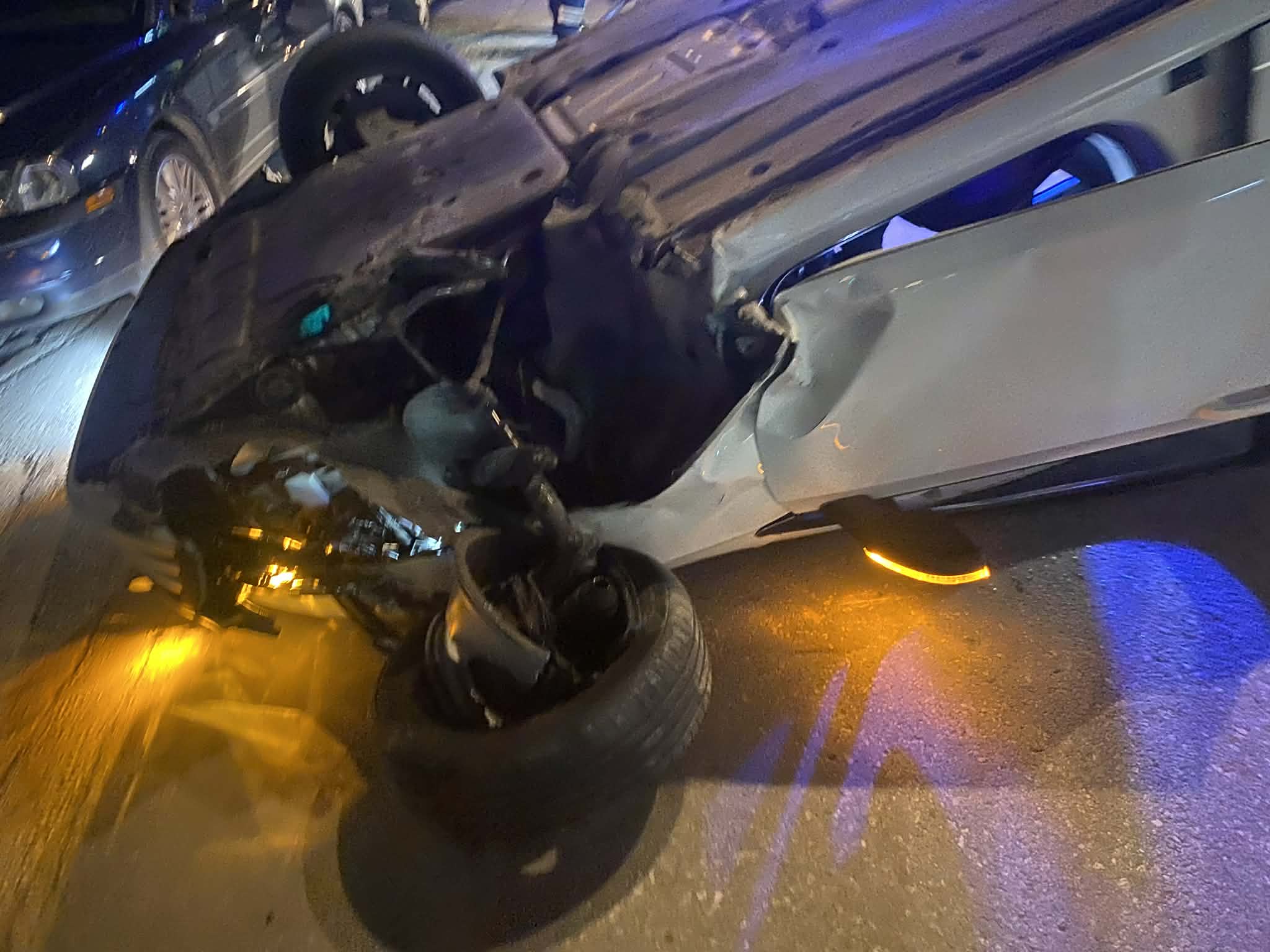 Θεαματικό τροχαίο στη Λάρισα- αναποδογύρισε ΙΧ έπειτα από σύγκρουση με άλλο και σερνόταν με τον ουρανό (ΦΩΤΟ)