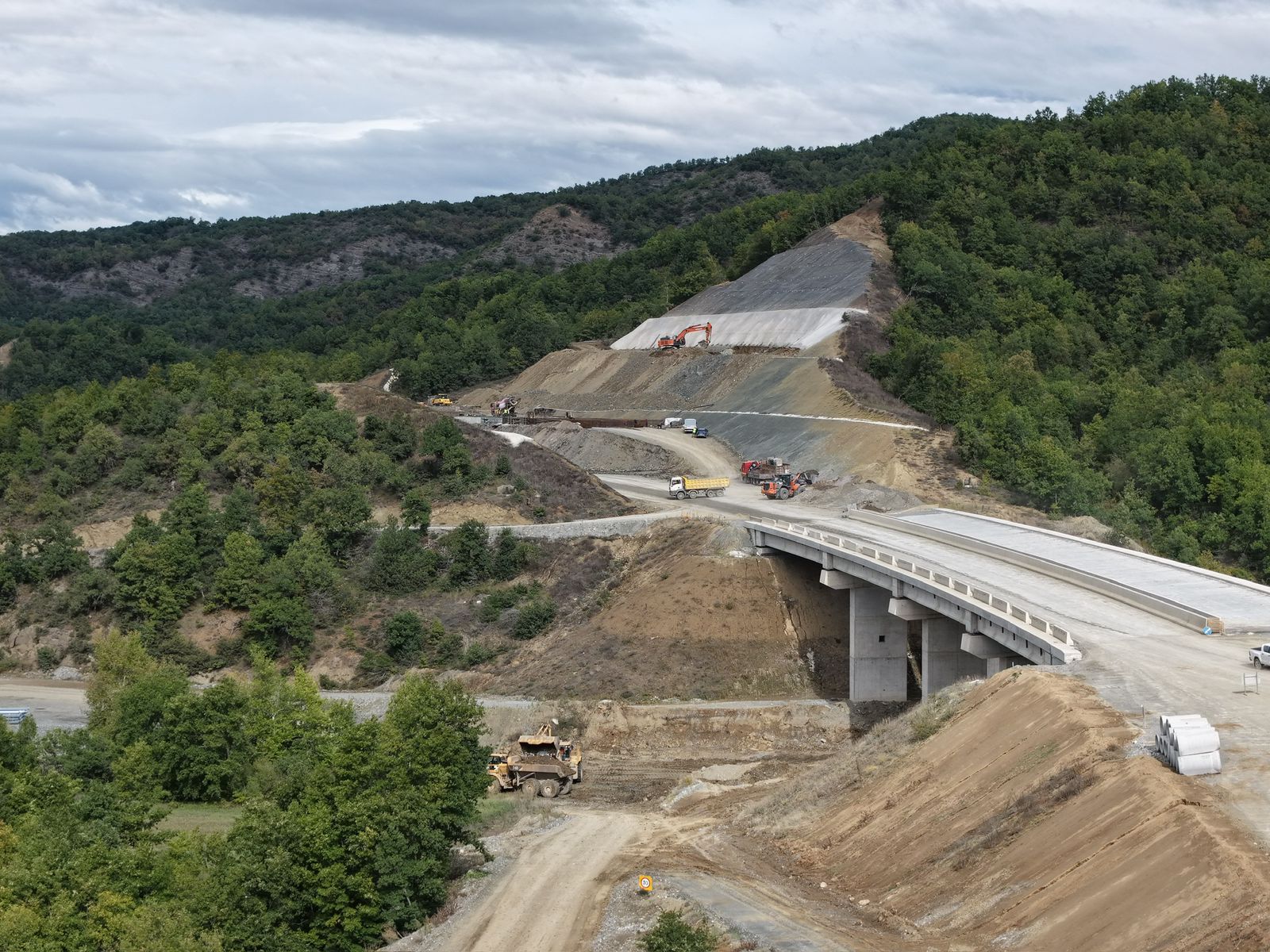 Χρίστος Δήμας: Στο 93% η πρόοδος κατασκευής στο Βόρειο Τμήμα του Αυτοκινητοδρόμου Ε65