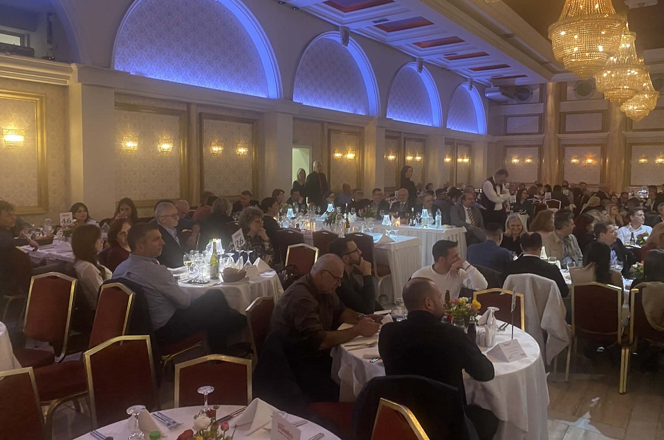 Πάνω από 1100 παρακολούθησαν το 9ο συνέδριο Φυτοπροστασίας στη Λάρισα- δεξίωση στο κέντρο Βερσαλίες (ΦΩΤΟ)