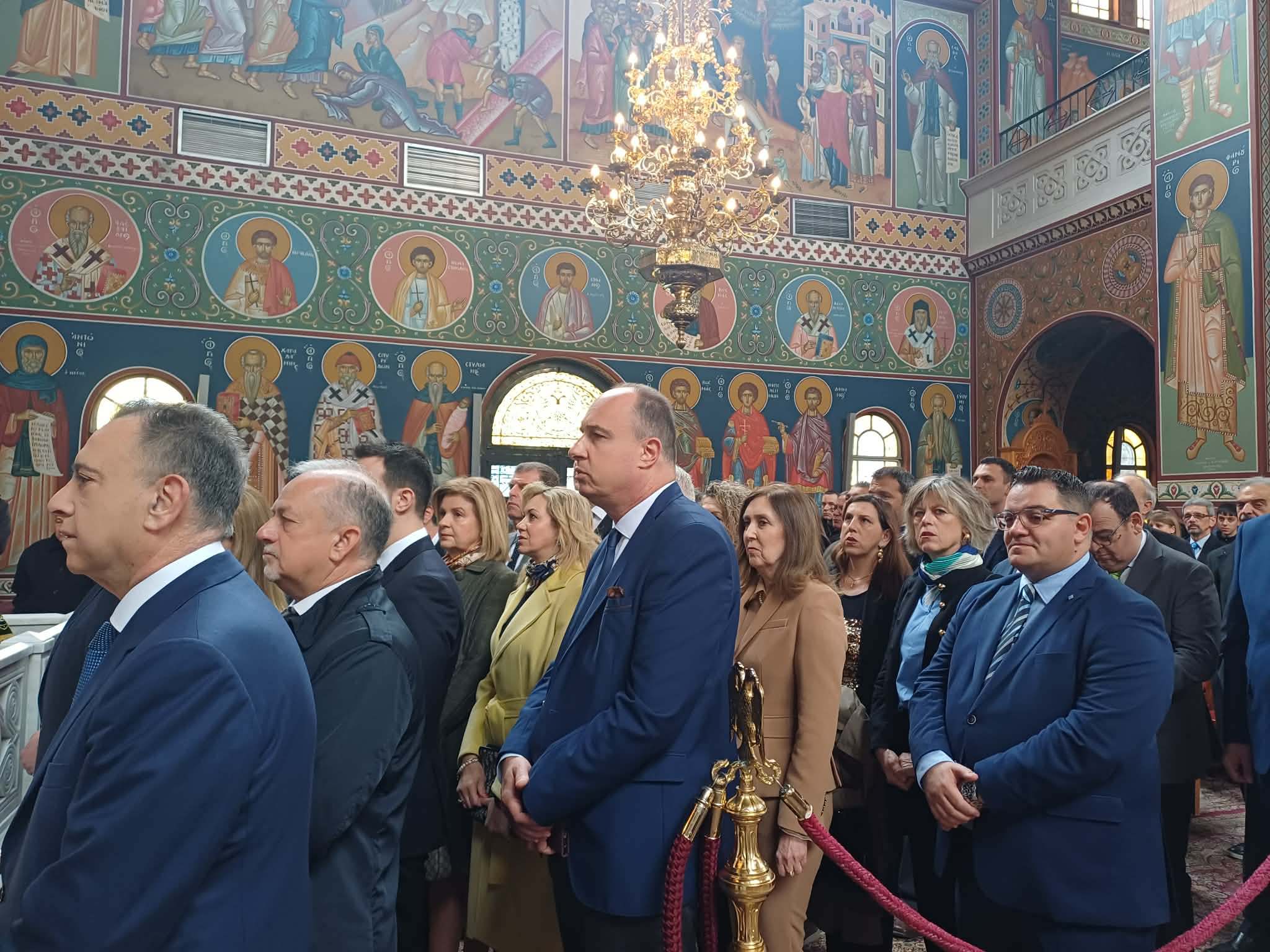 Λαμπρός ο εορτασμός της 25ης Μαρτίου στη Λάρισα-Η δοξολογία στον Άγιο Αχίλλιο (ΦΩΤΟ+video)