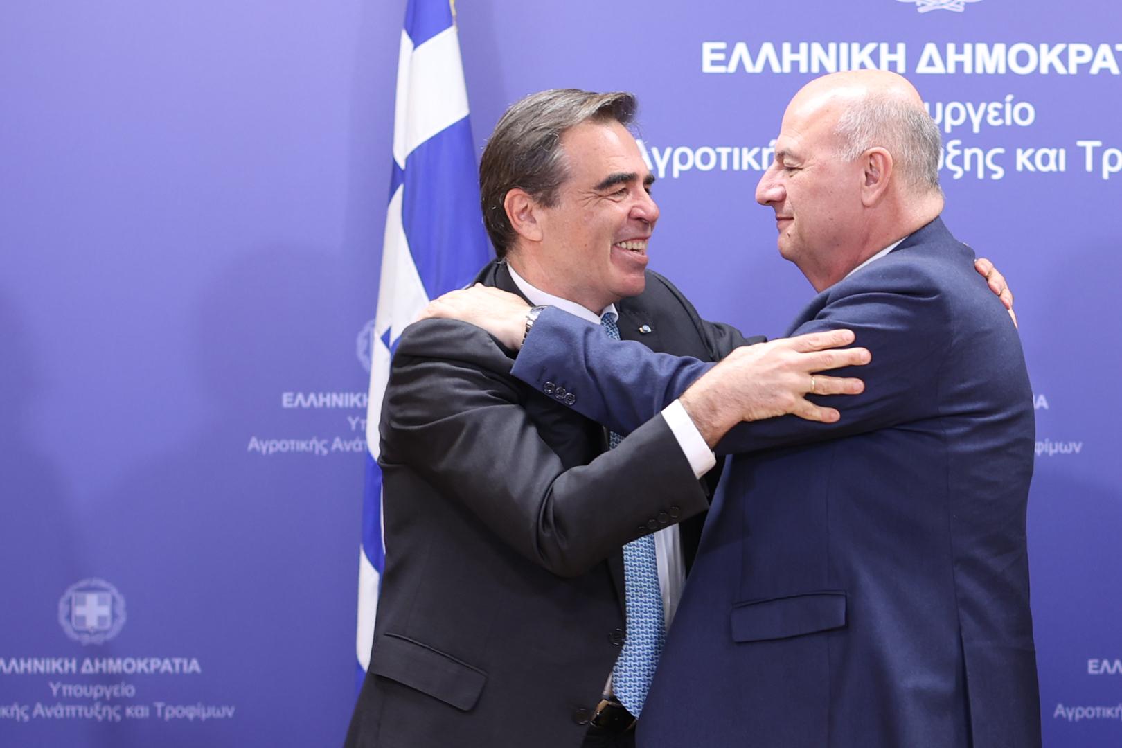 Τελετή παράδοσης – παραλαβής στο ΥΠΑΑΤ με την ανάληψη καθηκόντων της νέας πολιτικής ηγεσίας