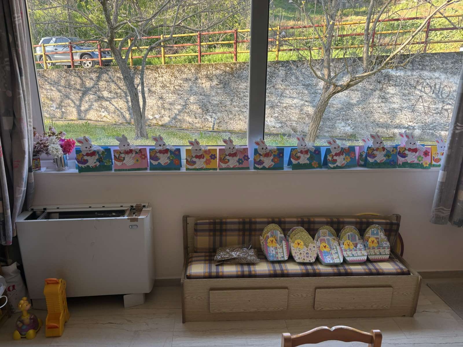 Πασχαλινές ευχές και δώρα στους Παιδικούς Σταθμούς του Δήμου Φαρσάλων