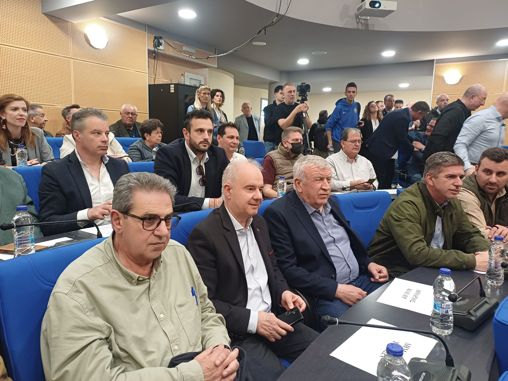 Σύσκεψη στην Περιφέρεια ενόψει αντιπυρικής περιόδου παρουσία του υπουργού Κλιματικής Κρίσης Ευαγγ. Τουρνά (ΦΩΤΟ)