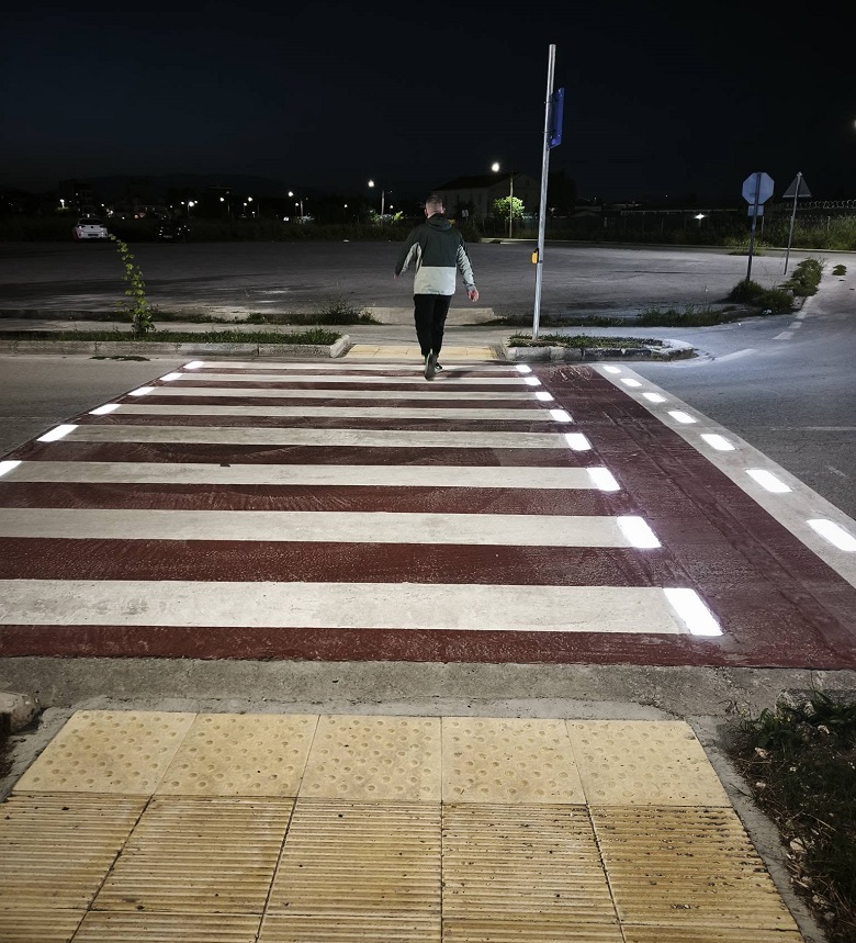 Έξυπνες διαβάσεις πεζών στη Νέα Πολιτεία στη Λάρισα-πως λειτουργούν (ΦΩΤΟ)
