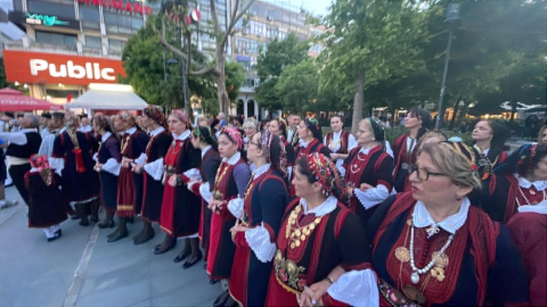 Στη Λάρισα η ιστορική συνάντηση πολιτιστικών συλλόγων Βορειοηπειρωτών -παρουσία του Φρέντι Μπελέρι (ΦΩΤΟ)