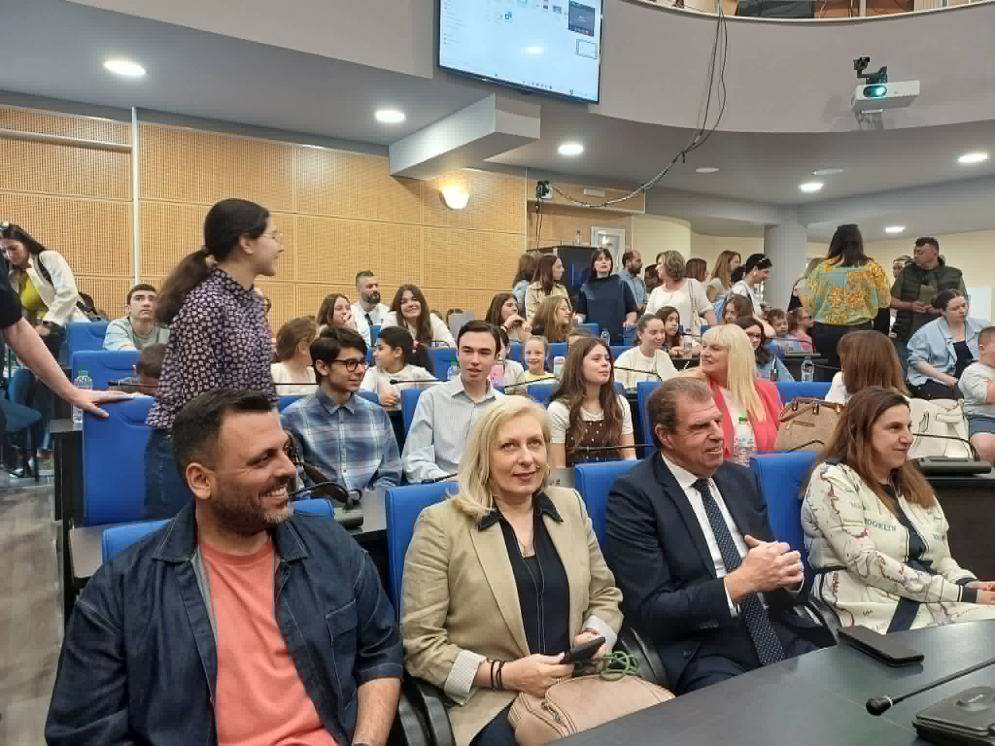 Τελετή βράβευσης σε σχολεία της Θεσσαλίας για τη δράση «Τα παιδιά μιλούν για τα δικαιώματά τους» (ΦΩΤΟ)