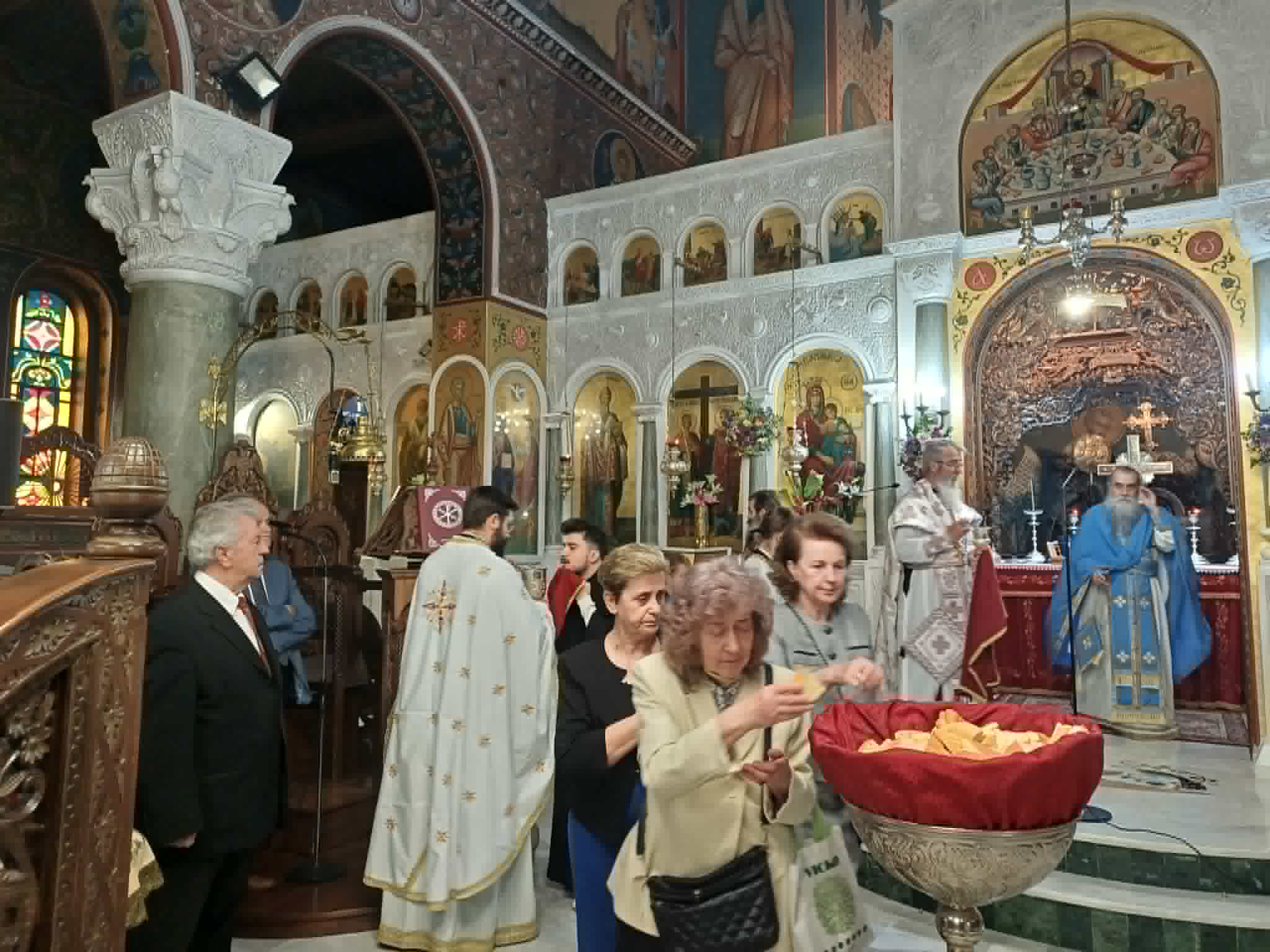 Λαμπρός εορτασμός των Αγίων Κωνσταντίνου και Ελένης στη Λάρισα (ΦΩΤΟ-ΒΙΝΤΕΟ)
