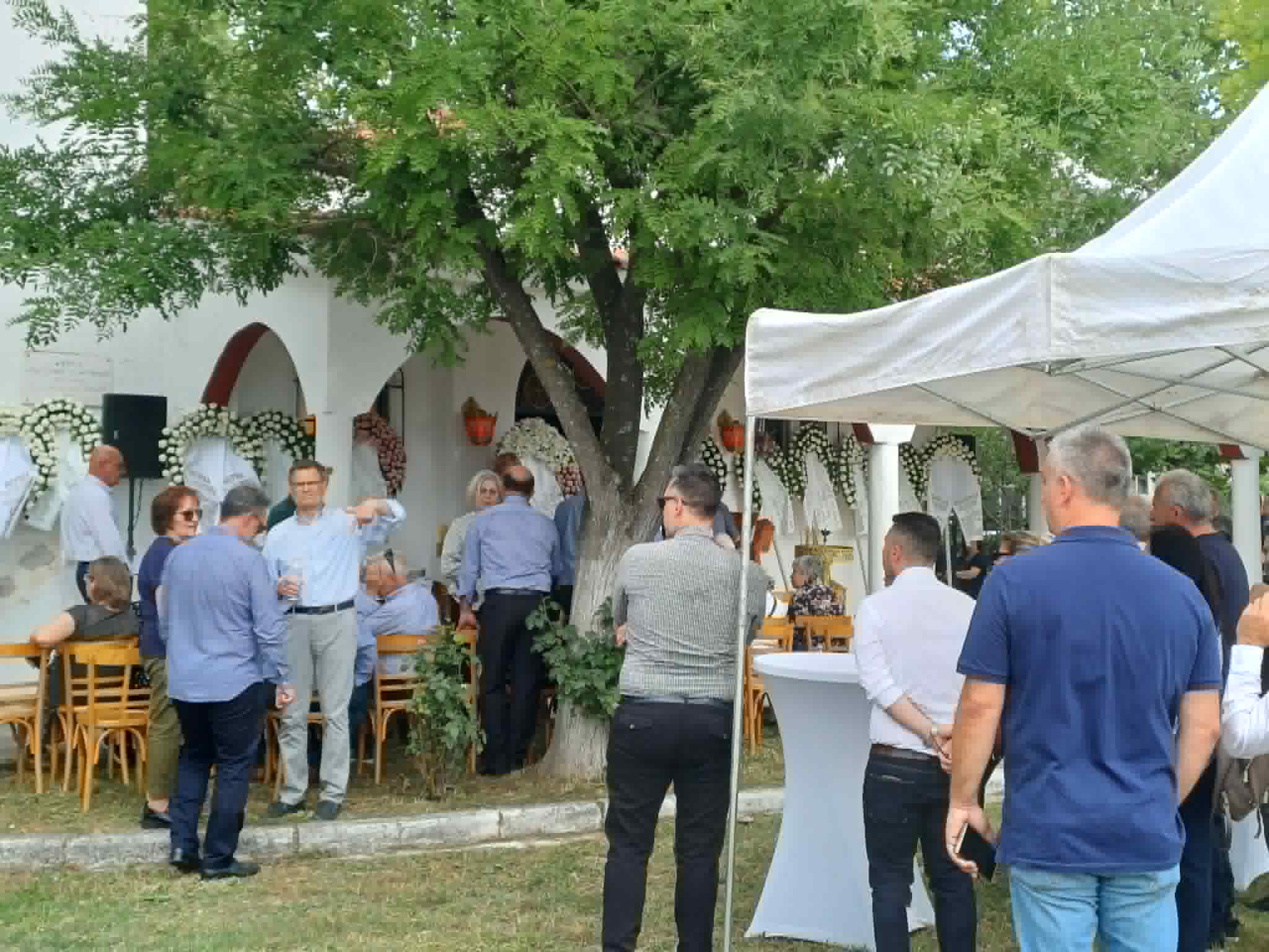 Πλήθος Λαρισαίων στο τελυταίο αντίο της Κατερίνας Ζιαζιά- Σουφλιά στο παρεκκλήσι του γηροκομείου (ΦΩΤΟ)