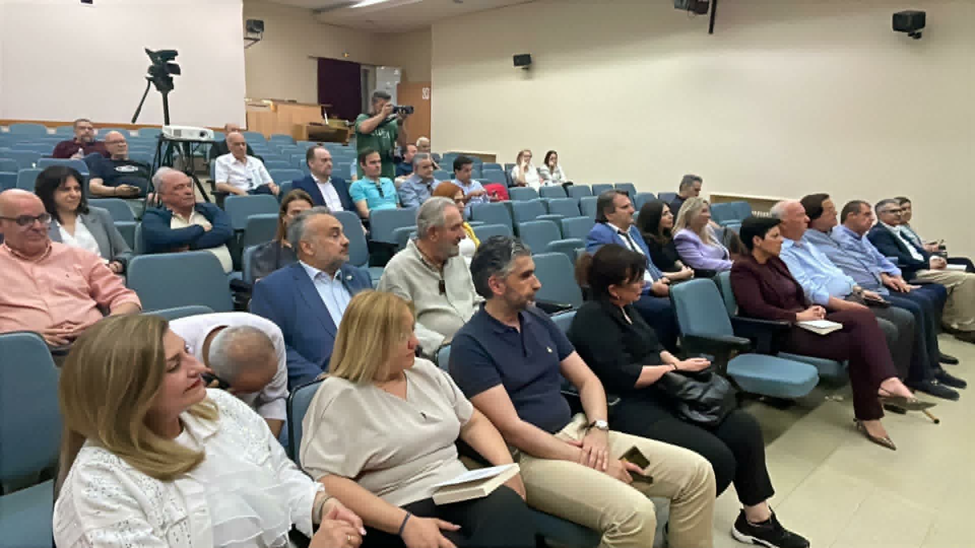 Παρουσιάστηκε στη Λάρισα το νέο βιβλίο του Αντώνη Ρουπακιώτη για τη δικαστική εξουσία (ΦΩΤΟ)