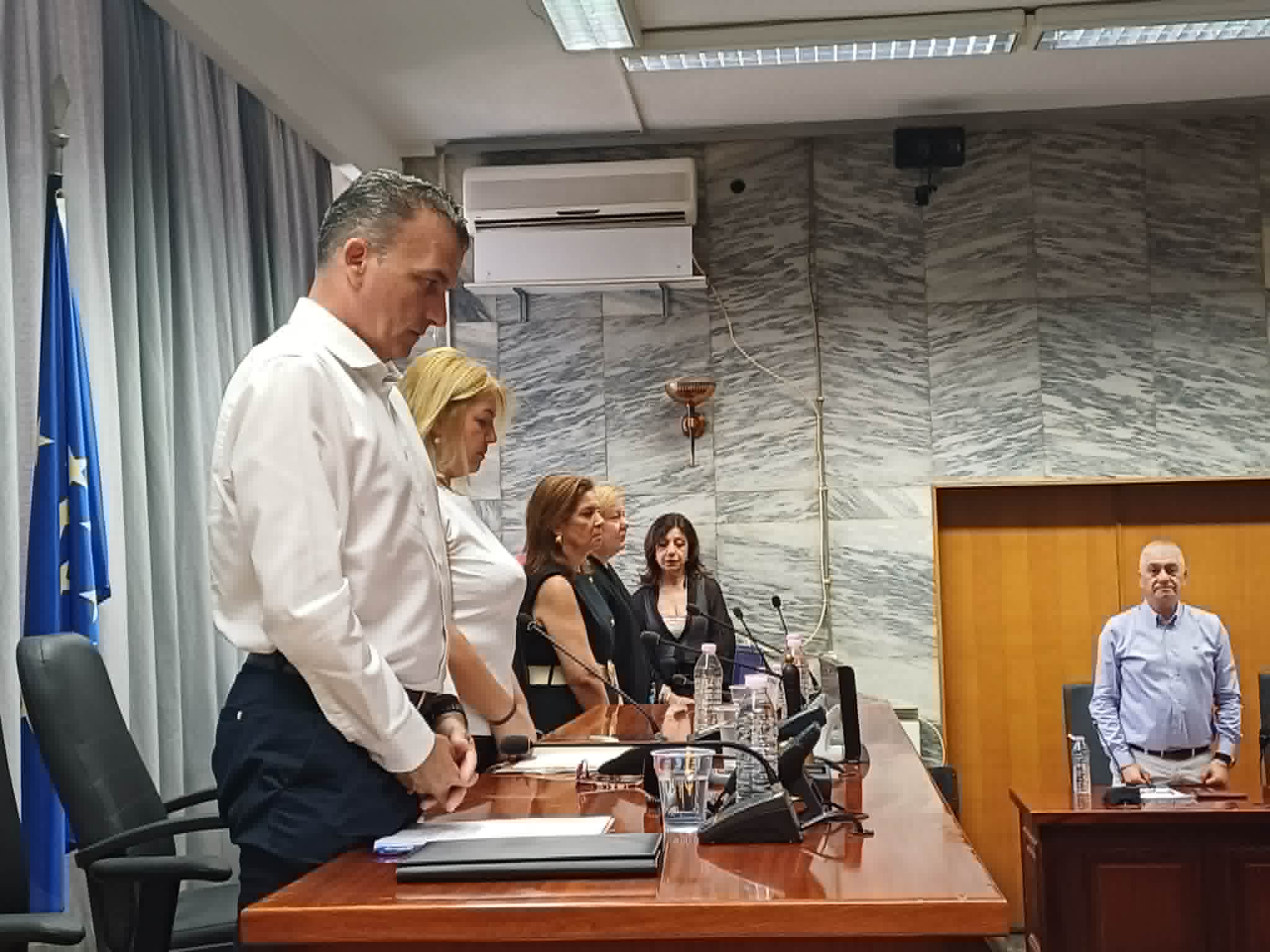 Με ενός λεπτού σιγή τίμησε το Δημοτικό Συμβούλιο Λαρισαίων την Αικατερίνη Ζιαζιά – Σουφλιά (ΦΩΤΟ)