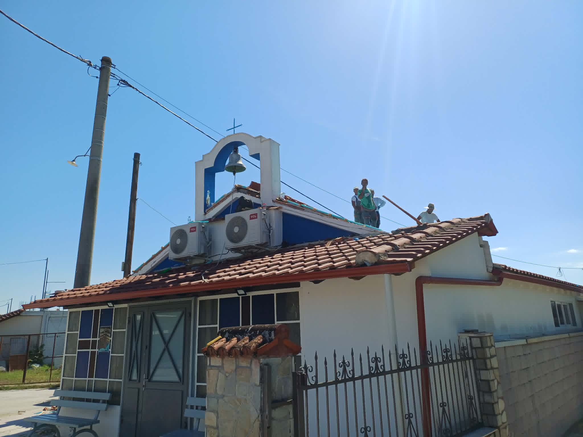 Από τη στεγη αυτή έοεσε ο παππάς στο Βρυότοπο που νοσηλεύεται με πολλαπλά καταγματα στο πανεπιστημιακό (ΦΩΤΟ)
