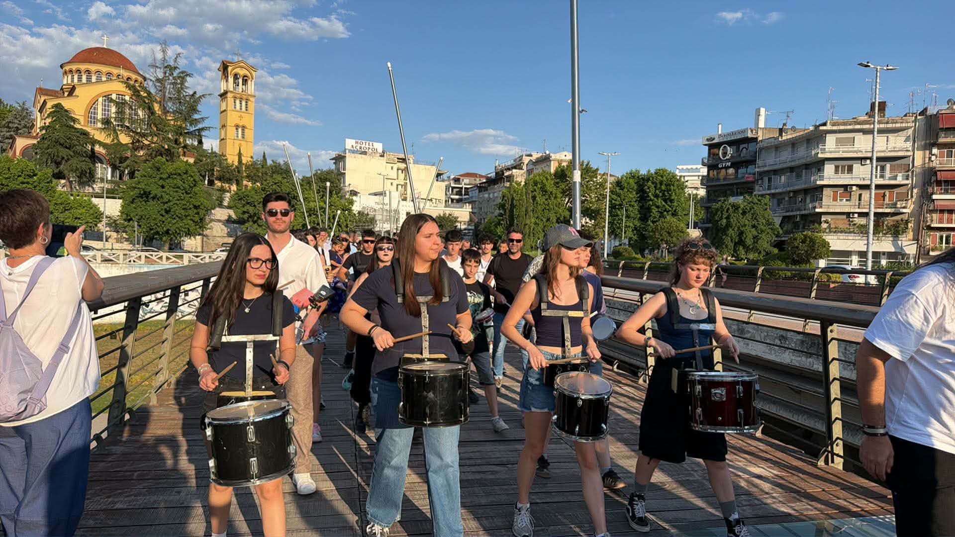 Τα τύμπανα του Μουσικού Σχολείου εδωσαν τον τόνο για την εναρξη του φεστιβάλ Πηνειού (ΦΩΤΟ+video)