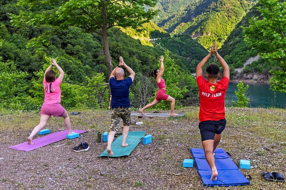 Kayak - Yoga στη λίμνη Στεφανιάδα στα βάθη της Αργιθέας (ΦΩΤΟ)