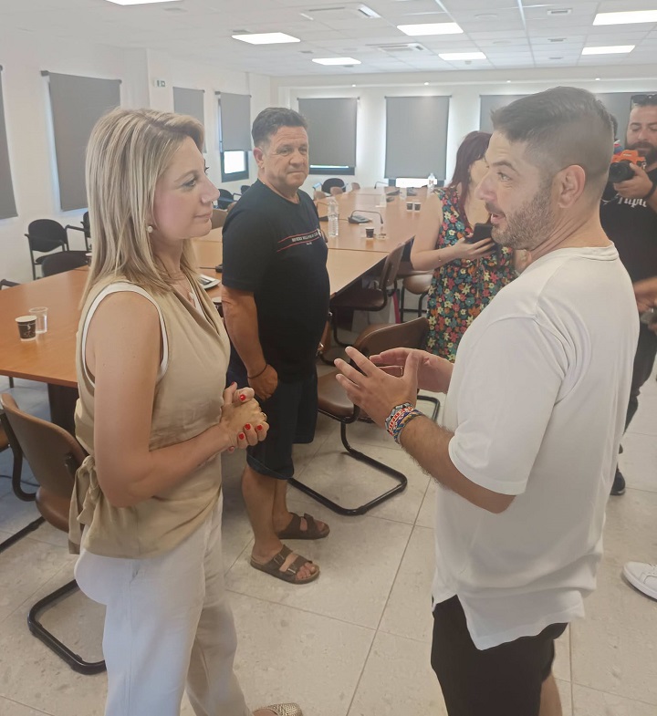 Στο Δήμο Αγιάς περιόδευσε σήνμερα η Μαρία Καρυστιανού (ΦΩΤΟ)
