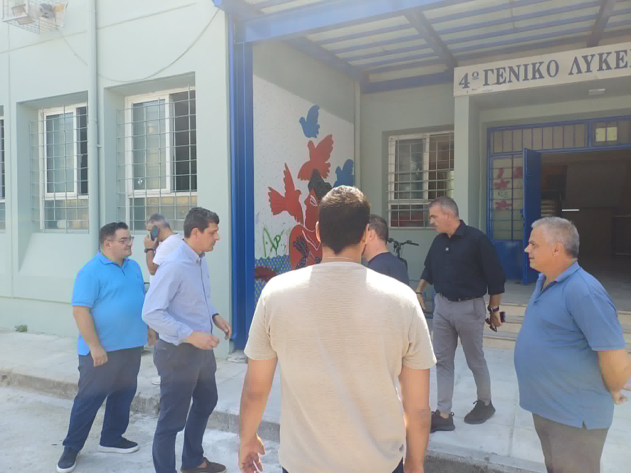 Στο 4ο Λύκειο σήμερα ο δήμαρχος Λαρισαίων επιθεώρησε εργασίες ανακατασεκυής (ΦΩΤΟ)