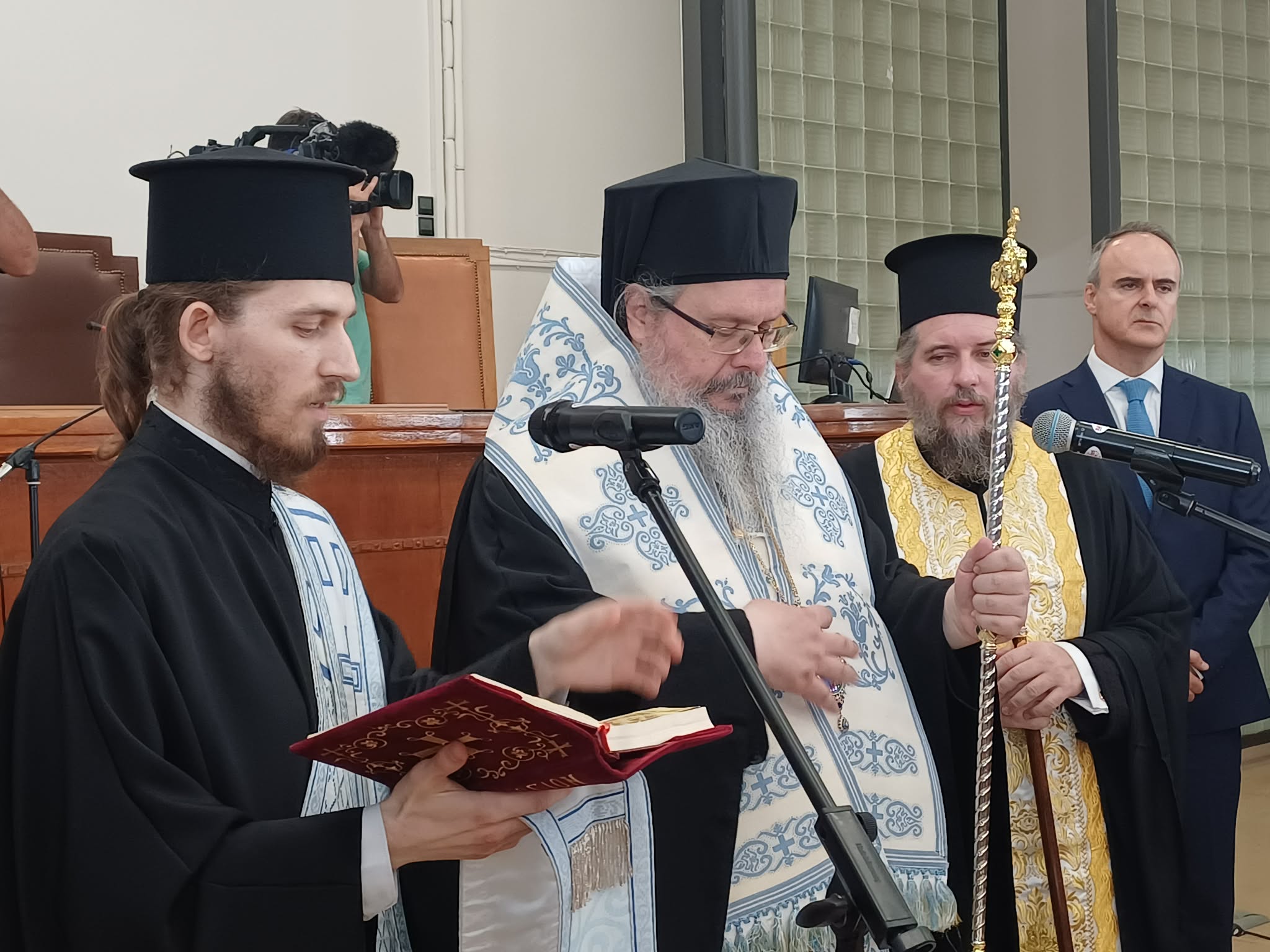 Επίσημη έναρξη του νέου δικαστικού έτους στη Λάρισα με αγιασμό (ΦΩΤΟ+video)