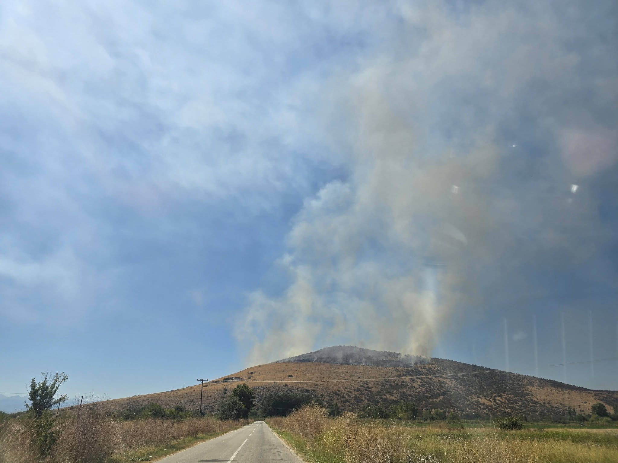 Καρδίτσα: Φωτιά στο Τιτάνιο όρος στη Μεταμόρφωση- Σηκώθηκαν 5 εναέρια μέσα (ΦΩΤΟ)