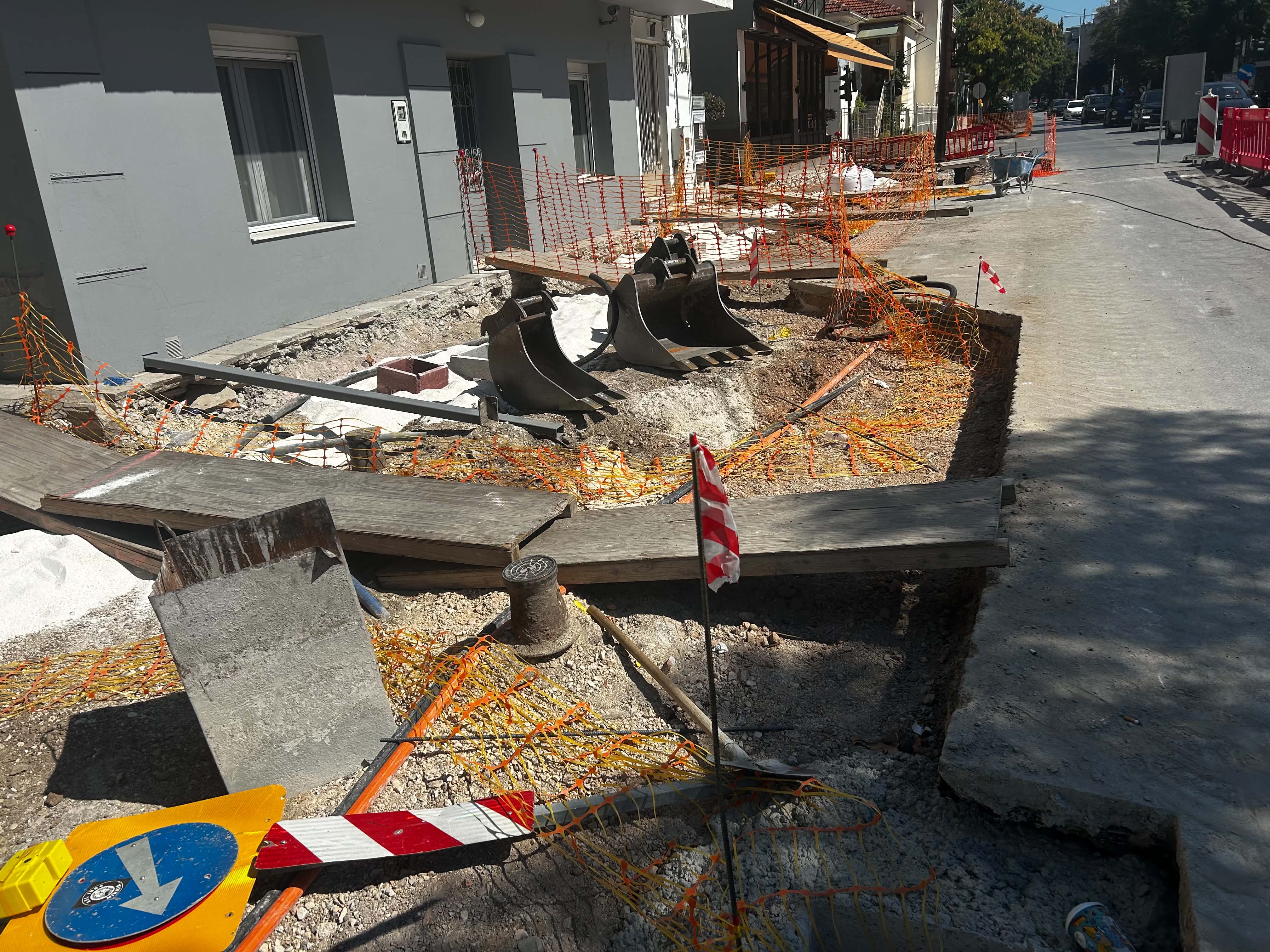 Κυκλικός κόμβος Ηρώων Πολυτεχνείου: Έργα με κόστος την ασφάλεια- καθημερινά τα παράπονα Λαρισαίων- δείτε εικόνες