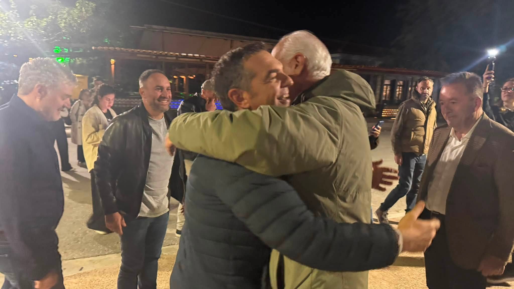Στην Αγιά ο Αλέξης Τσίπρας – Στο επίκεντρο το κόστος παραγωγής και οι αποζημιώσεις για τον παγετό στα μήλα