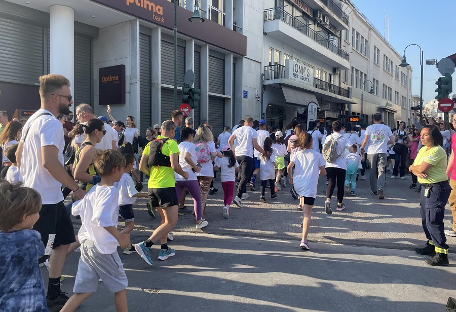 2ος Αγώνας Δρόμου «Run for Autism»: Μήνυμα ευσισθητοποίησης για τα άτομα με αυτισμό από τους Λαρισαίους (ΦΩΤΟ)