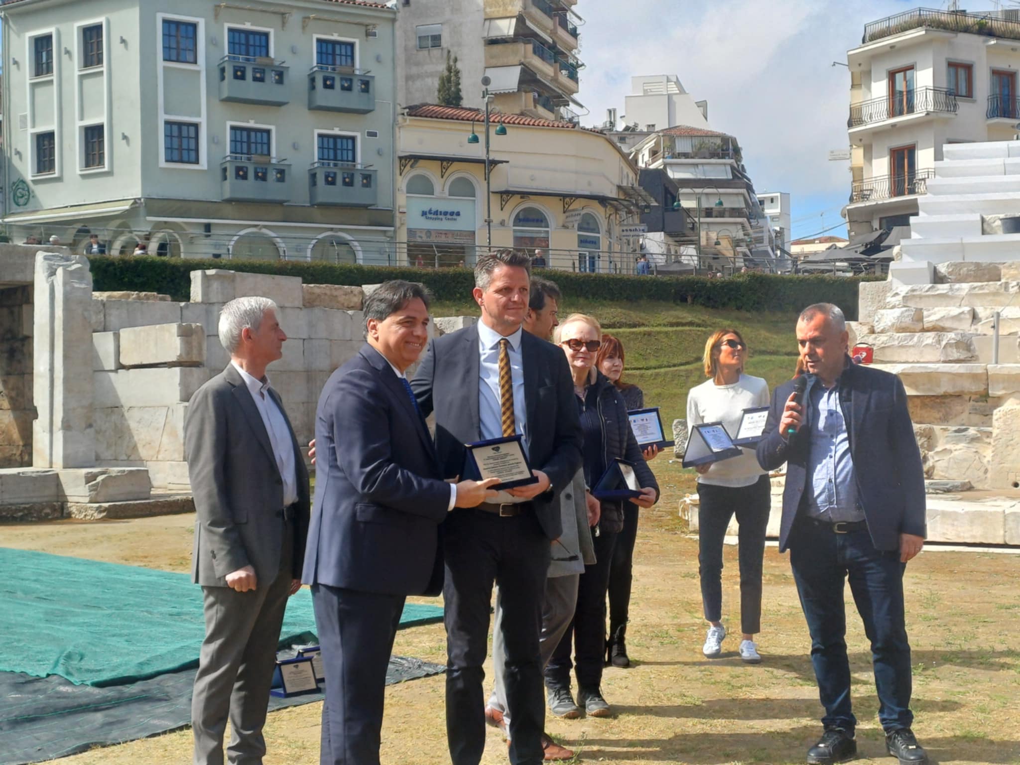 Έπεσε η αυλαία στο φεστιβάλ Αρχαίου Θεάτρου – Εφήβων Δρώμενα, στο Αρχαίο Θέατρο της Λάρισας (ΦΩΤΟ).