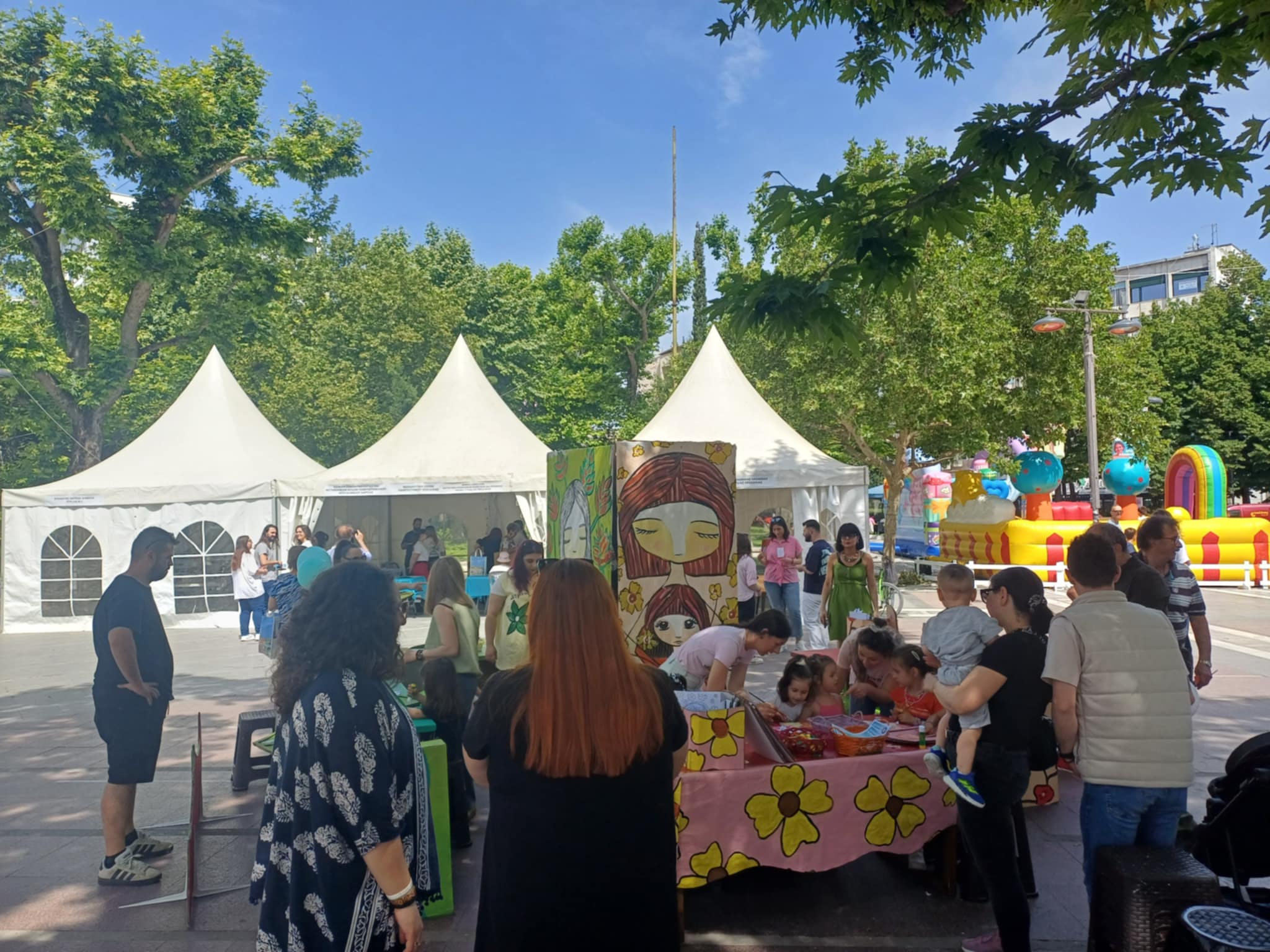 Πλήθος κόσμου και σήεμρα στο φεστιβάλ υγείας, πρόληψης και αλληλεγγύης «Όλοι μαζί μια αγκαλιά» για τη Λάρισα  (ΦΩΤΟ)