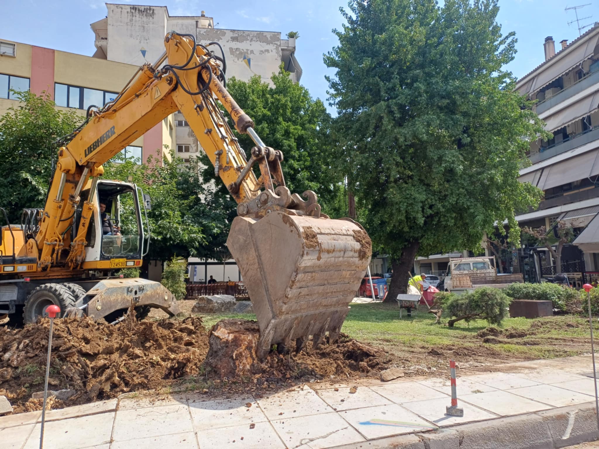 Ξεκίνησαν οι προπαρασκευαστικές εργασίες για τον κόμβο στη συμβολή Ηρώων Πολυτεχνείου και Φαρσάλων (ΦΩΤΟ)