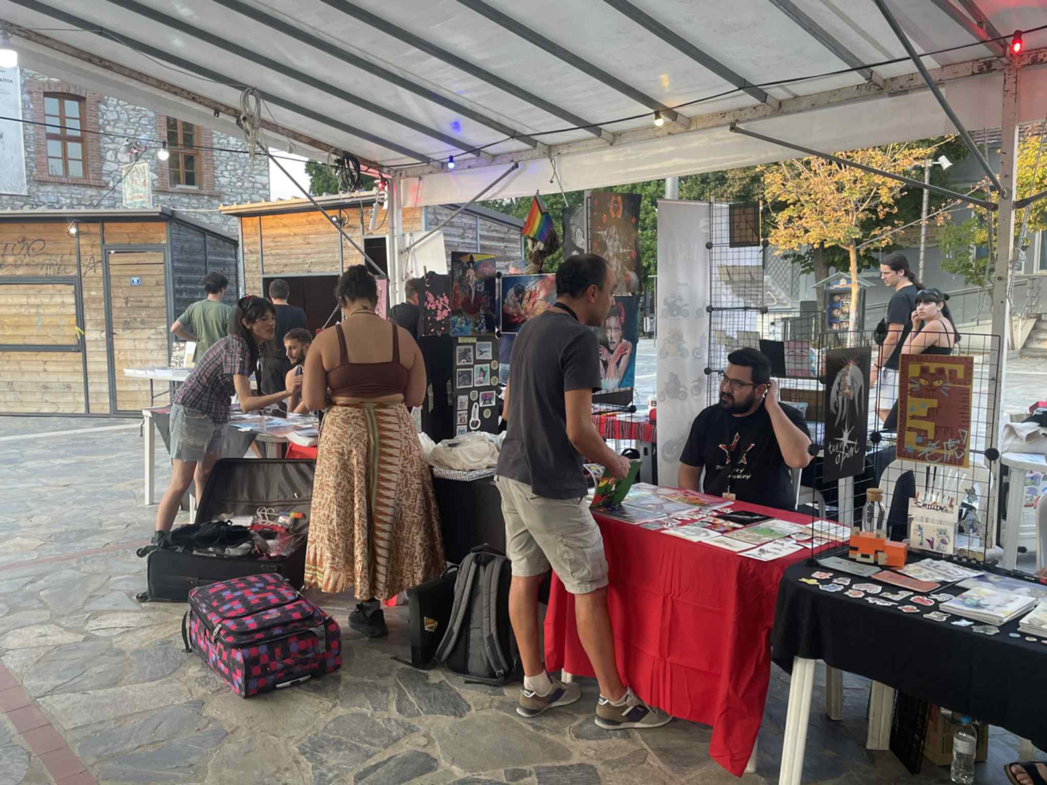 Άνοιξε τις πύλες του το τριίμερο φεστιβάλ κόμικς στη Λάρισα (ΦΩΤΟ)