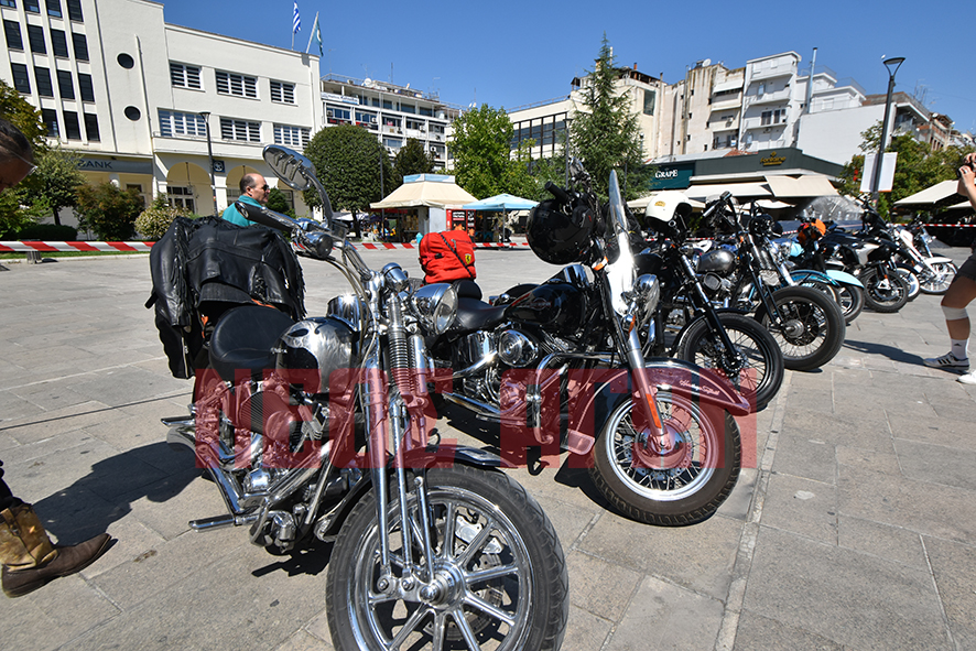 “Σείστηκε” η Καρδίτσα από την απόβαση των ...Χαρλεάδων (φωτό-βίντεο)