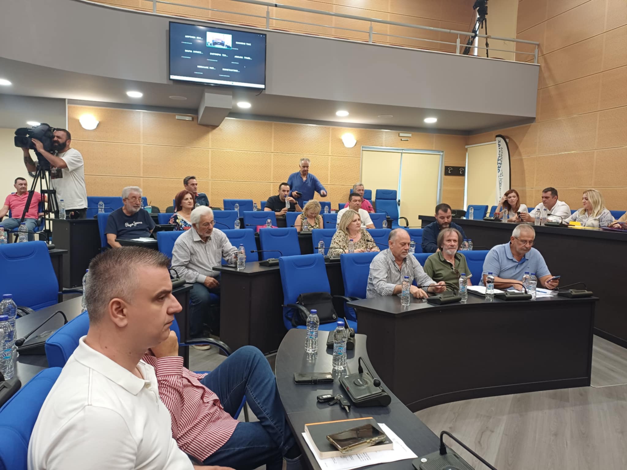 Συνεδριοιάζει τώρα το περιφερειακό συμβούλιο για έγκριση τριμηνιαίου ποϋπολογισμού (ΦΩΤΟ)