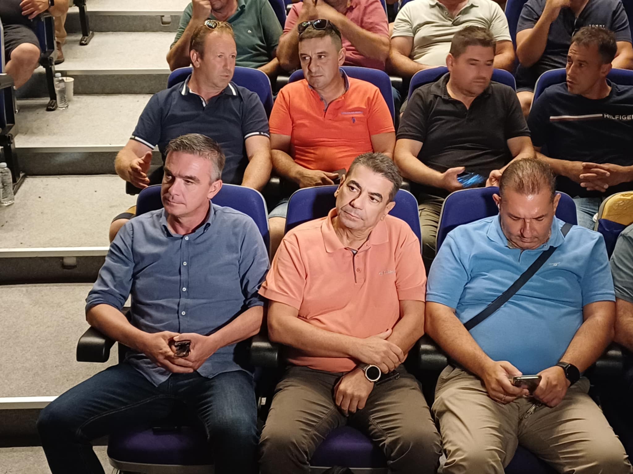 Αγωνιούν για το μέλλον τους οι κτηνοτρόφοι λόγω ευλογιάς-σύσκεψη σήμερα στον Τύρναβο (ΦΩΤΟ+video)