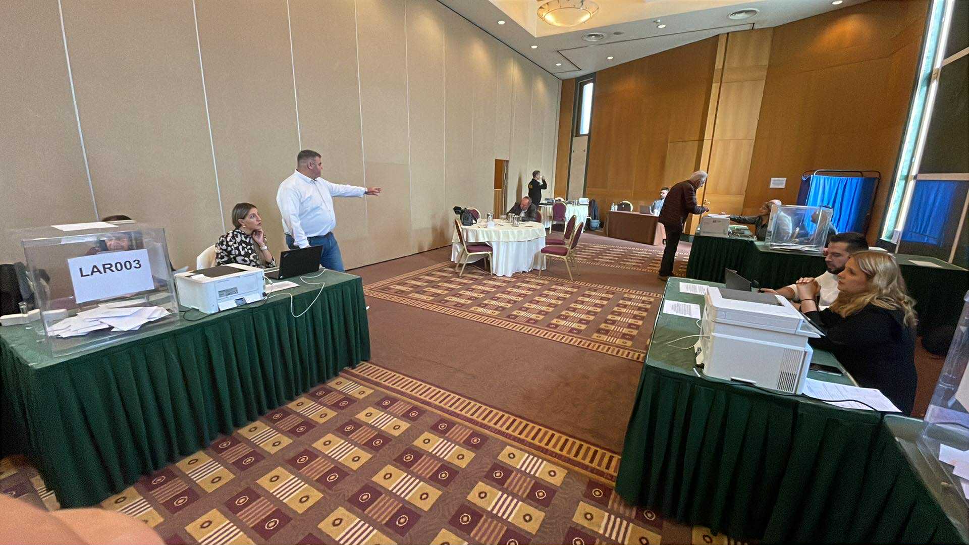 Eκλογές σήμερα στη Συνεταιριστική Τράπεζα Θεσσαλίας με αθρόα προσέλευση στη Λάρισα- Υποψήφιοι και  εκλογικά τμήματα (ΦΩΤΟ)