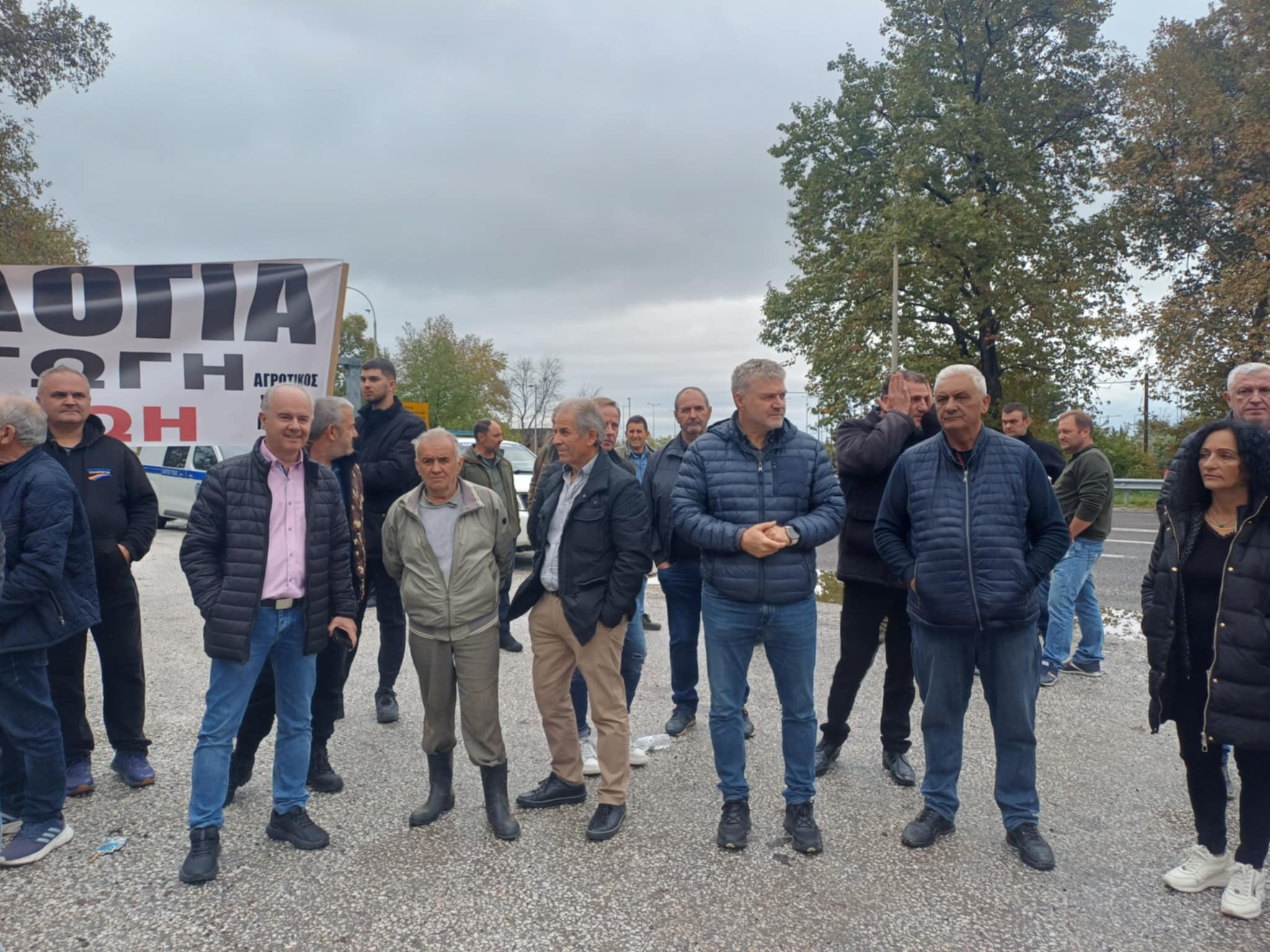 Διαμαρτυρία αγροτών και κτηνοτρόφων στον Πυργετό - Ζητούν άμεσες αποζημιώσεις για Daniel και ευλογιά (ΦΩΤΟ)